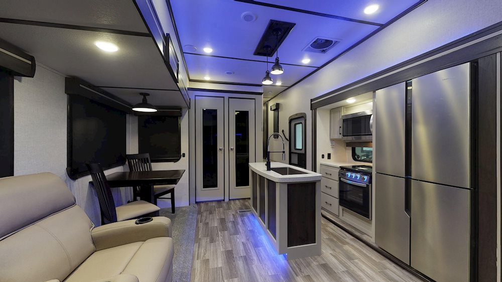 Fifth Wheel Campers With Front Living Rooms Baci Living Room